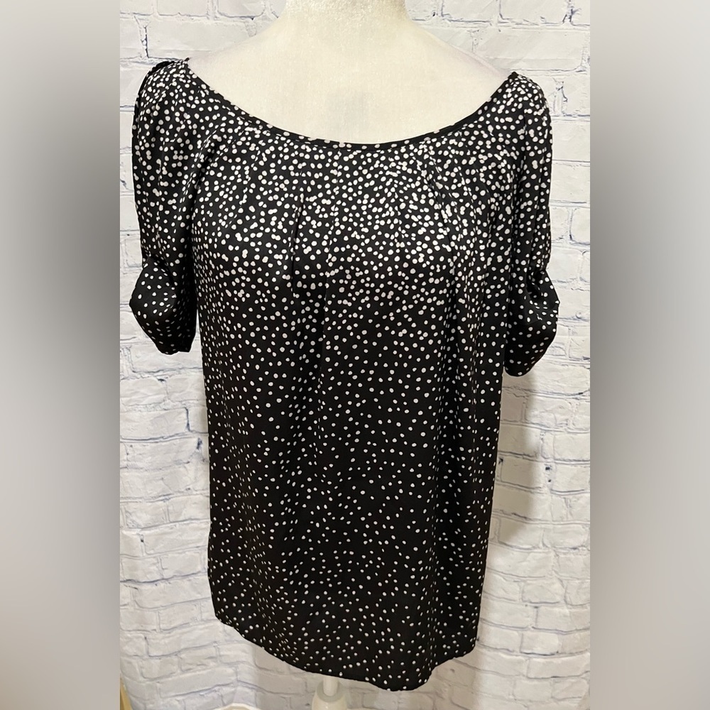 A Pea in the Pod | Silk Like Polka Dot maternity Top Size Small